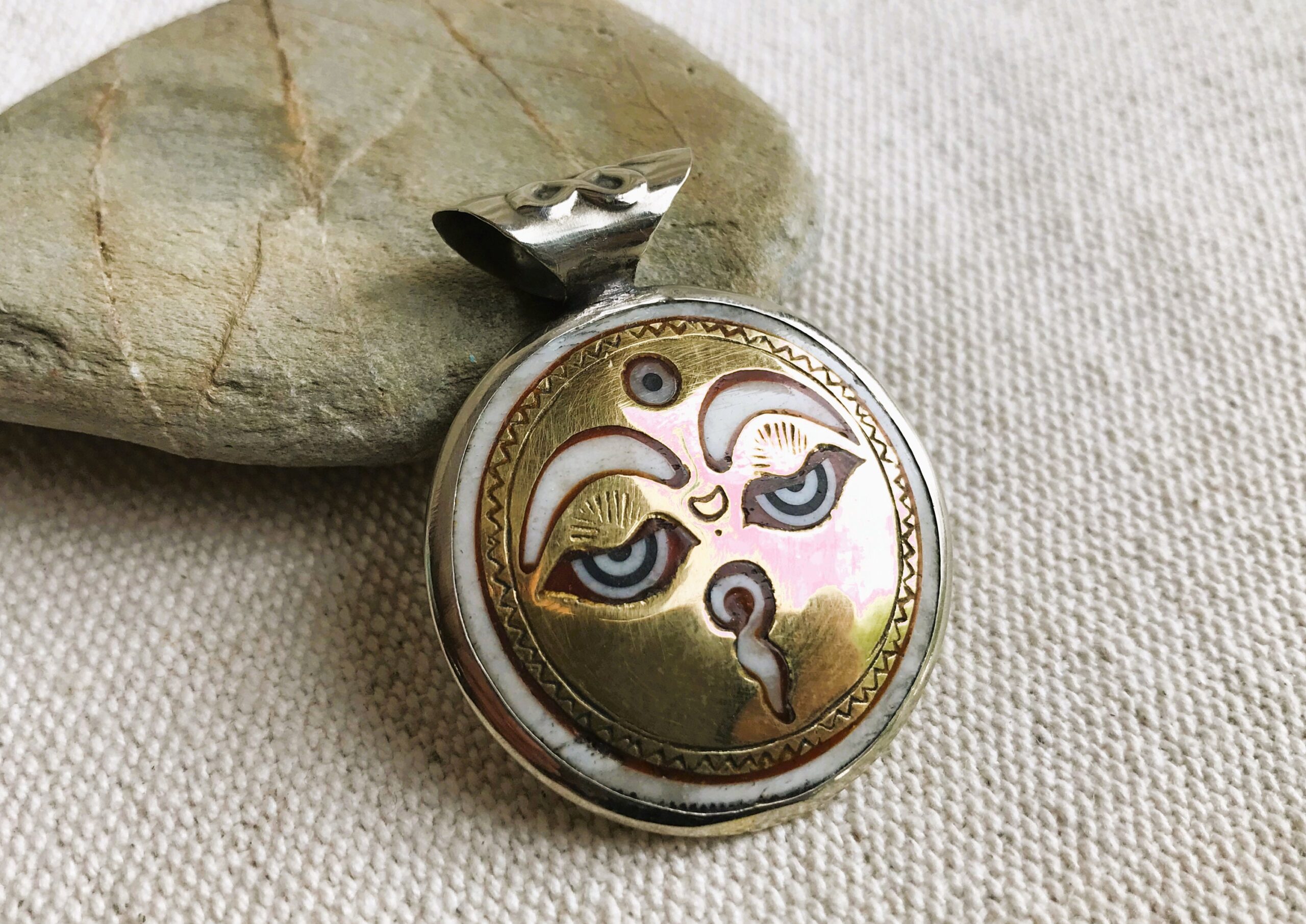 Pendentif Zen Bouddha Soleil Népalais – Image 4