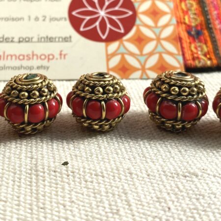 Alternative view of Perle du Népal Tibet traditionnelle-Perle Corail du MOnde