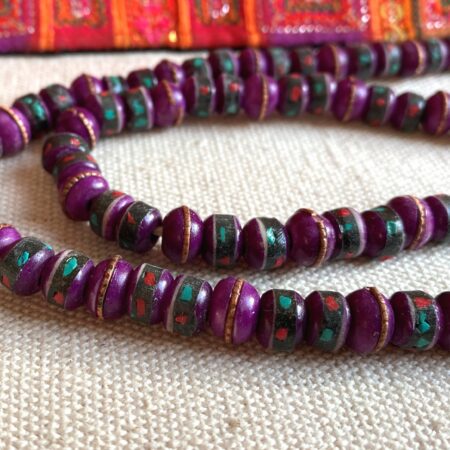 Alternative view of Lot de Perles en Corne violettes -Népal Tibet-Apprêts ethniques