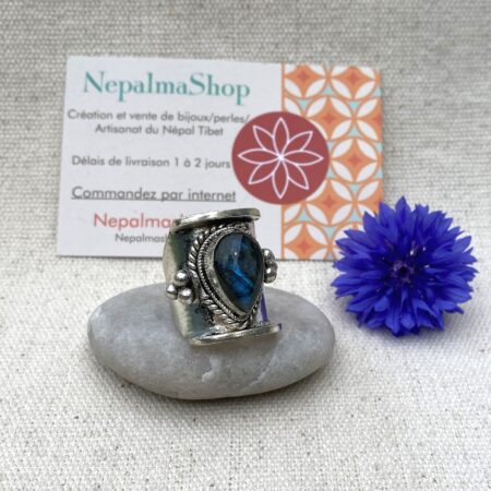 Alternative view of Grande Bague Labradorite Argent
