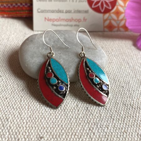 Alternative view of Boucles d'oreilles Ethniques Népal Turquoise Corail Lapis